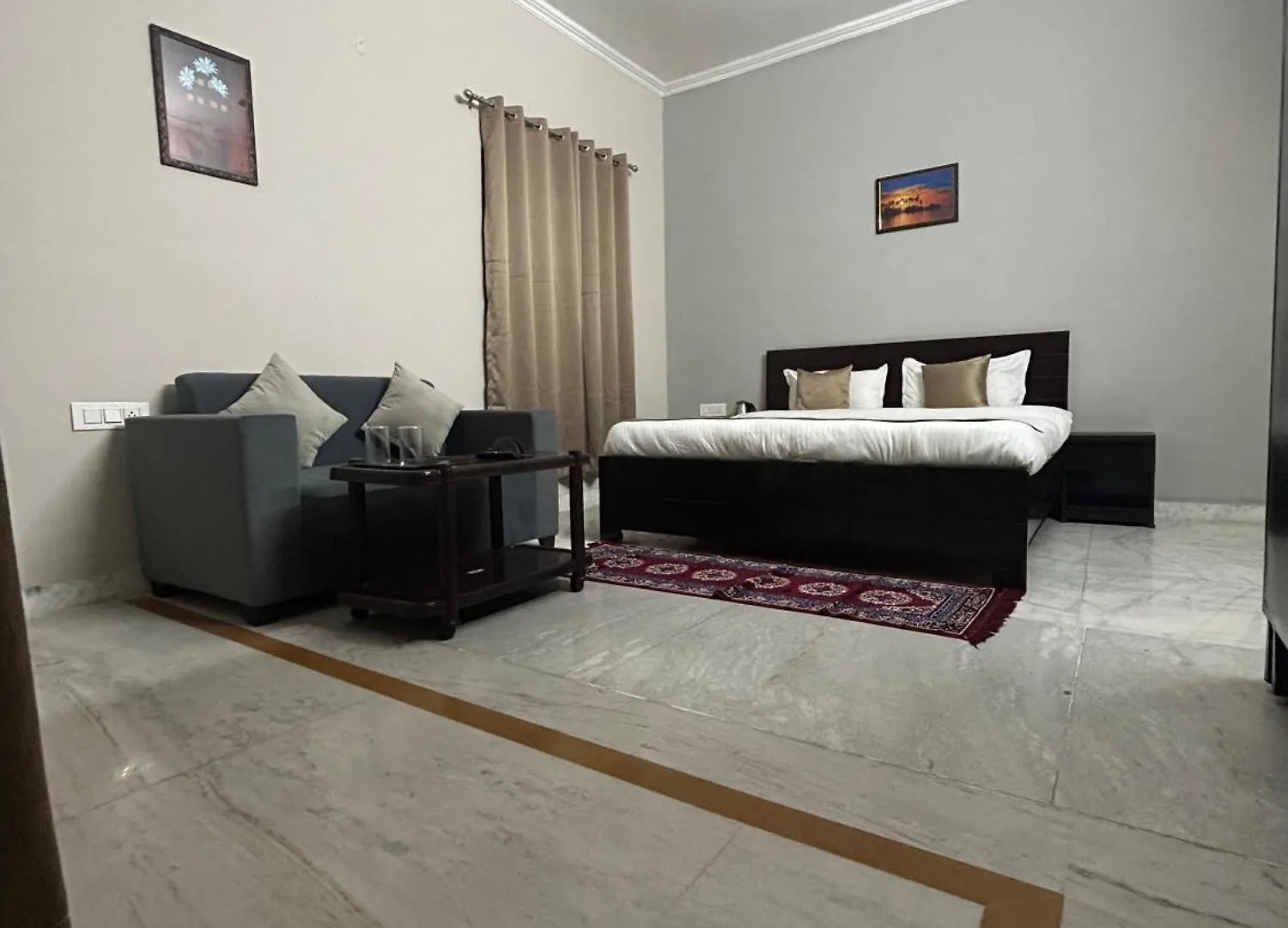 Raj Residency Hotel Gurgaon India